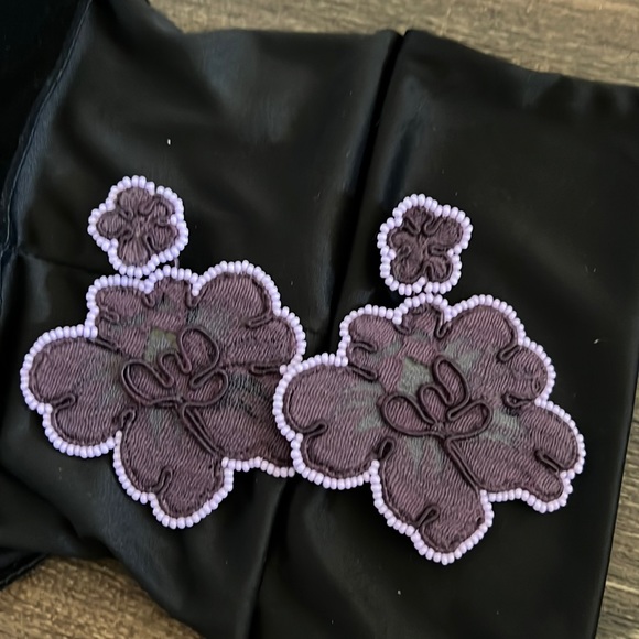 The Petite Rose, Deep Violet - Picture 3 of 5